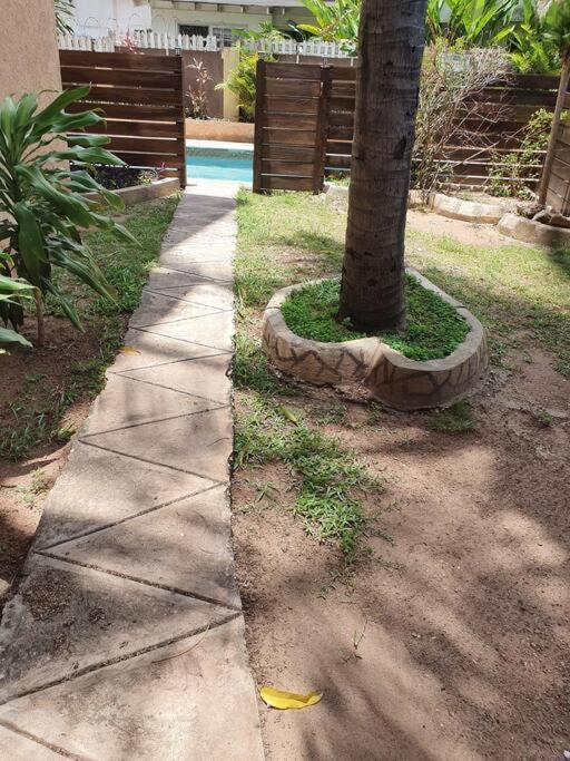 Central Upscale New Kingston Apt With Pool Exterior photo